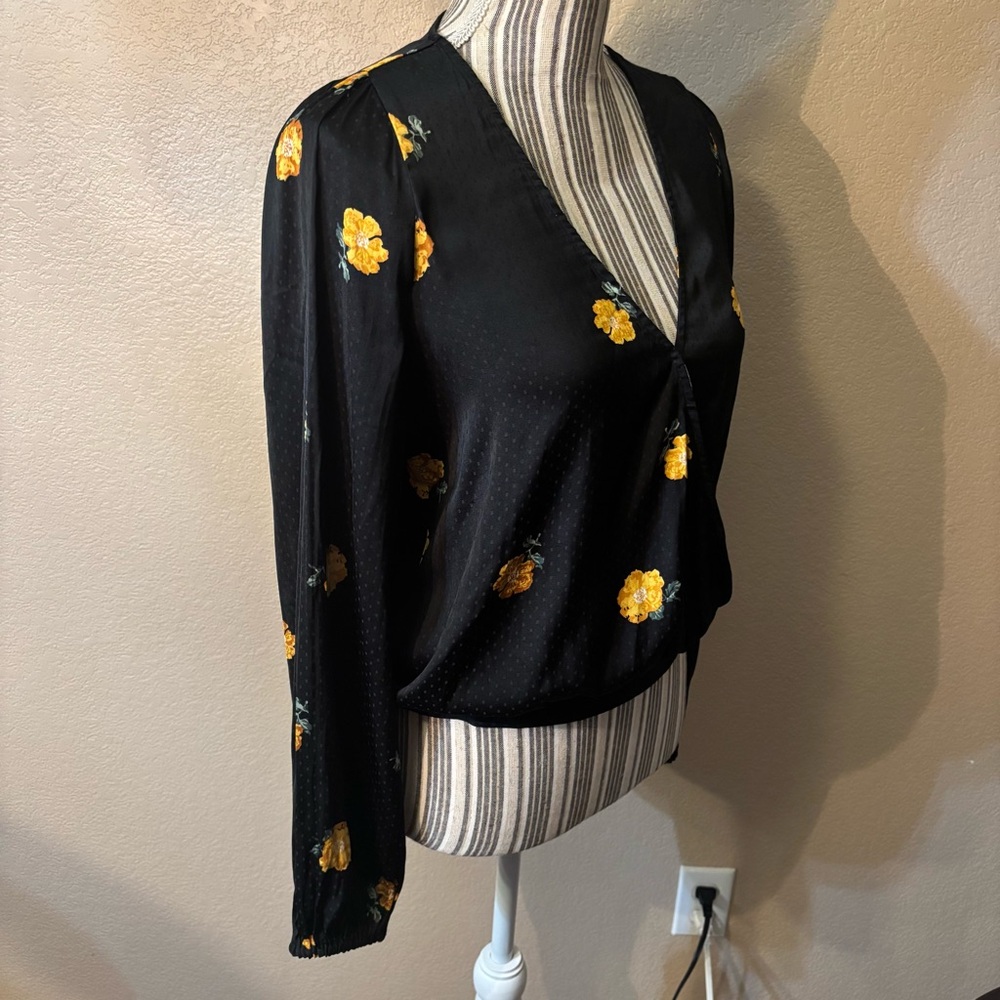 Madewell Top Small Bubble-Sleeve Wrap Top Black Floating Florets Yellow Floral - Picture 6 of 16